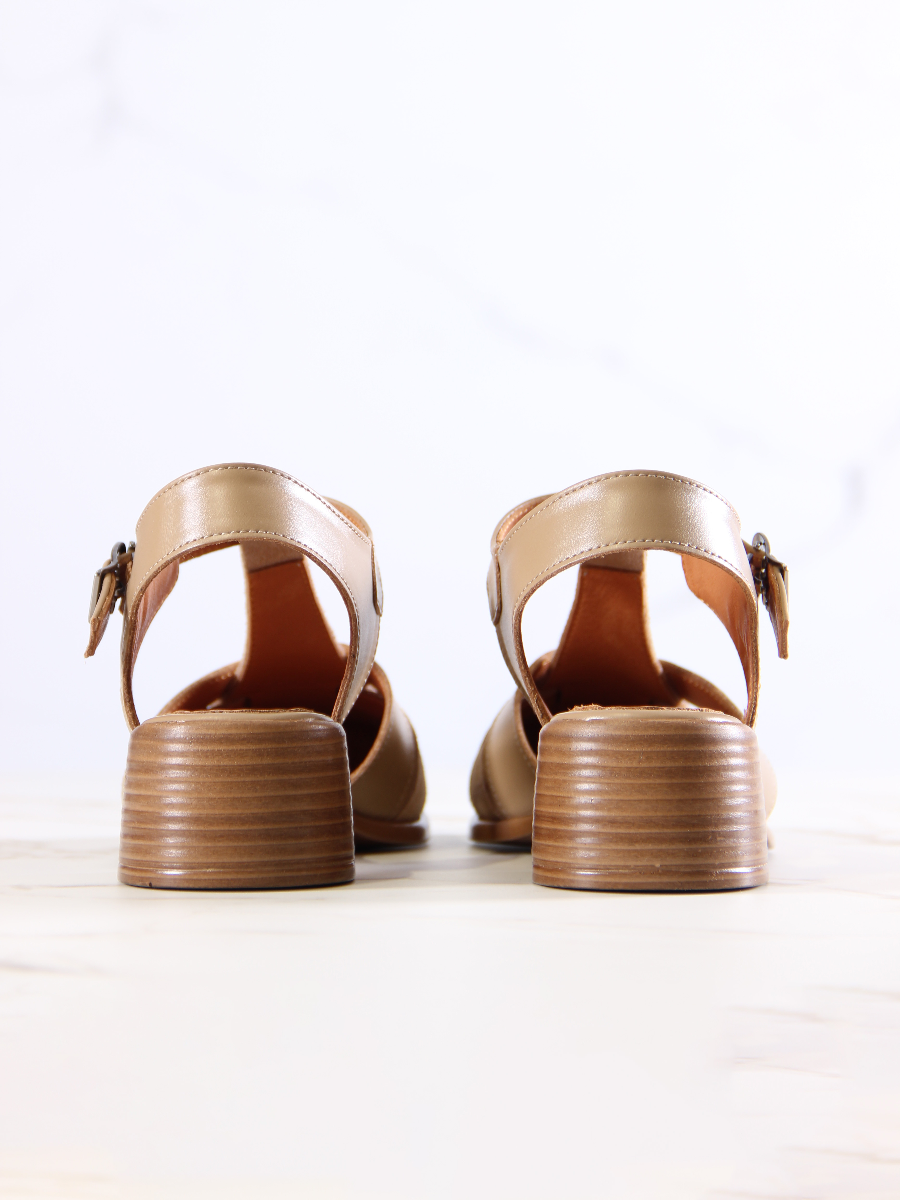 картинка Босоножки ED'ART 3038.26018'bе.Круассан+велюр бежевая ночь от интернет магазина