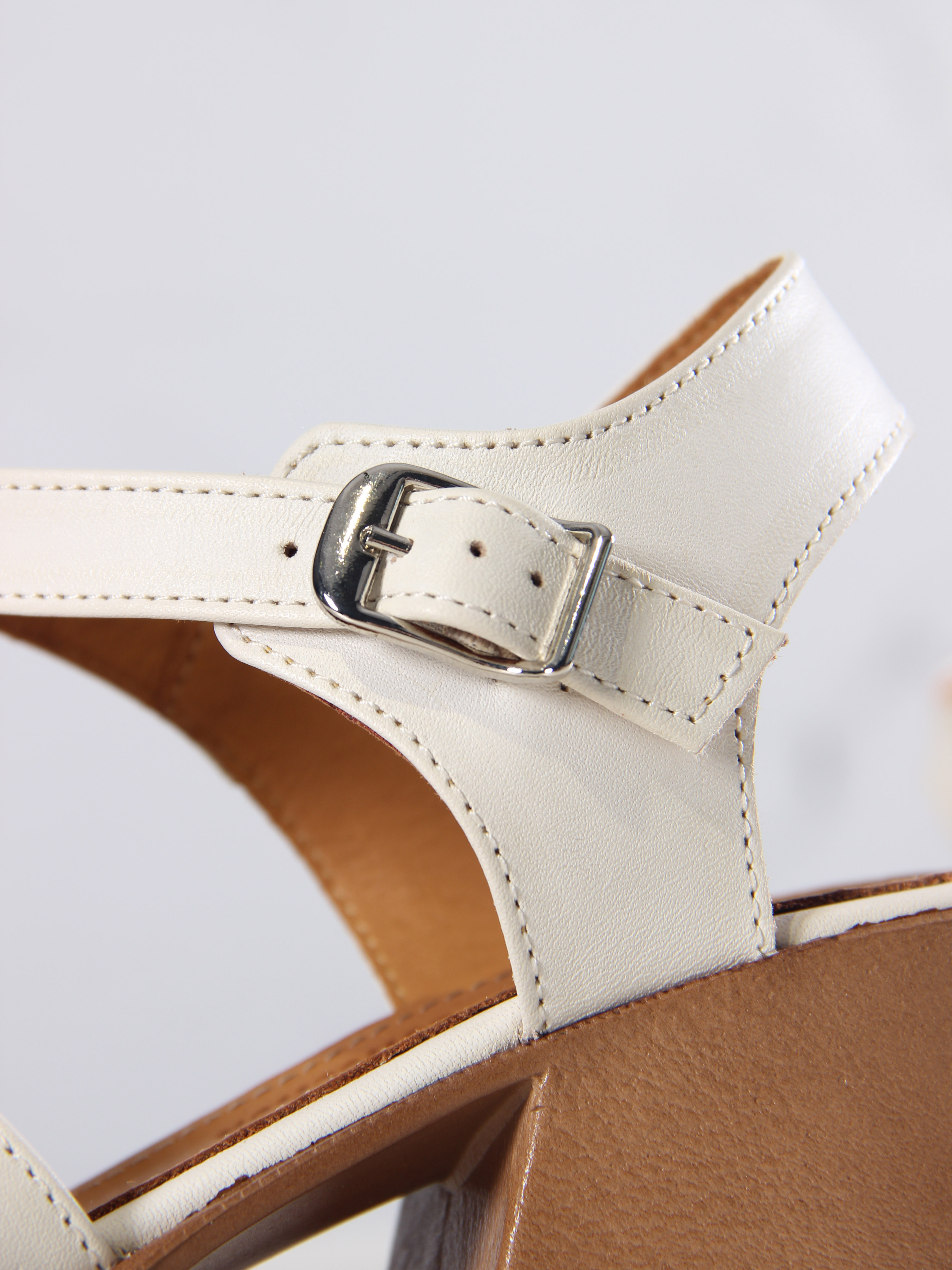 картинка Босоножки ED'ART 5035.23663'bе. Вакса белый+коричневый от интернет магазина