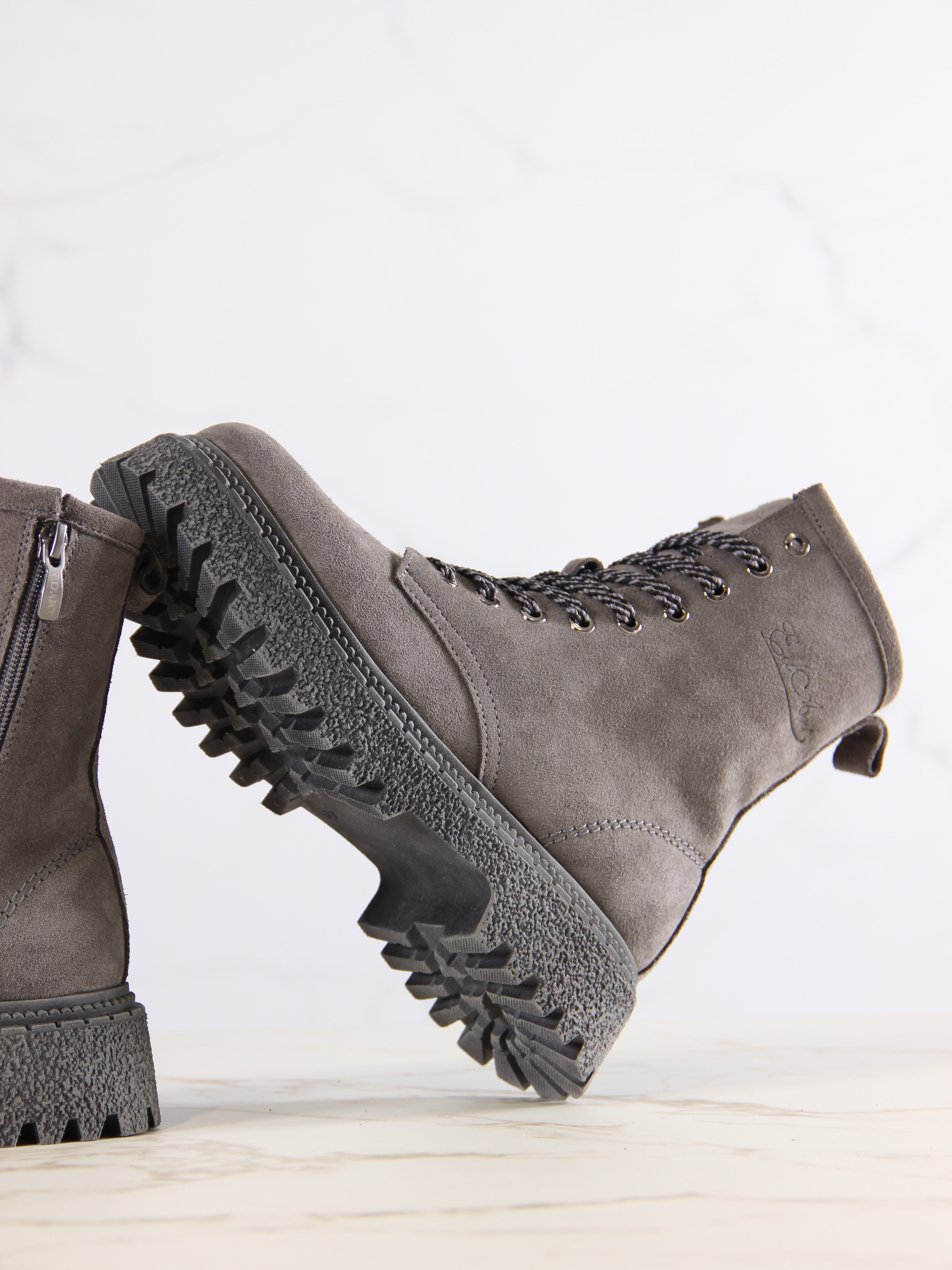 картинка Ботинки ED'ART 327.22511'gr.Серый замок замша от интернет магазина