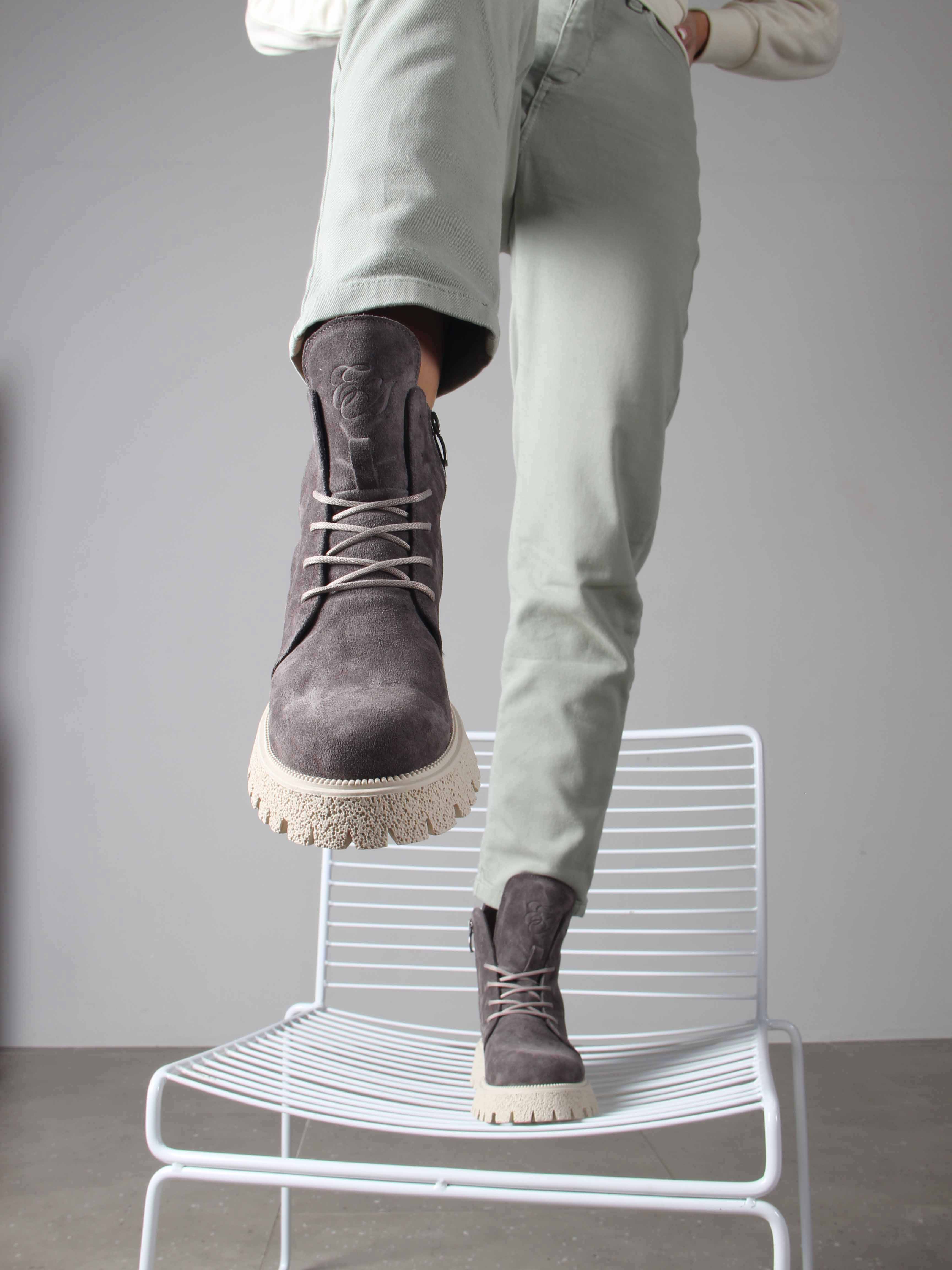 картинка Ботинки ED'ART 228.V.1541'be. Серый замок замша от интернет магазина