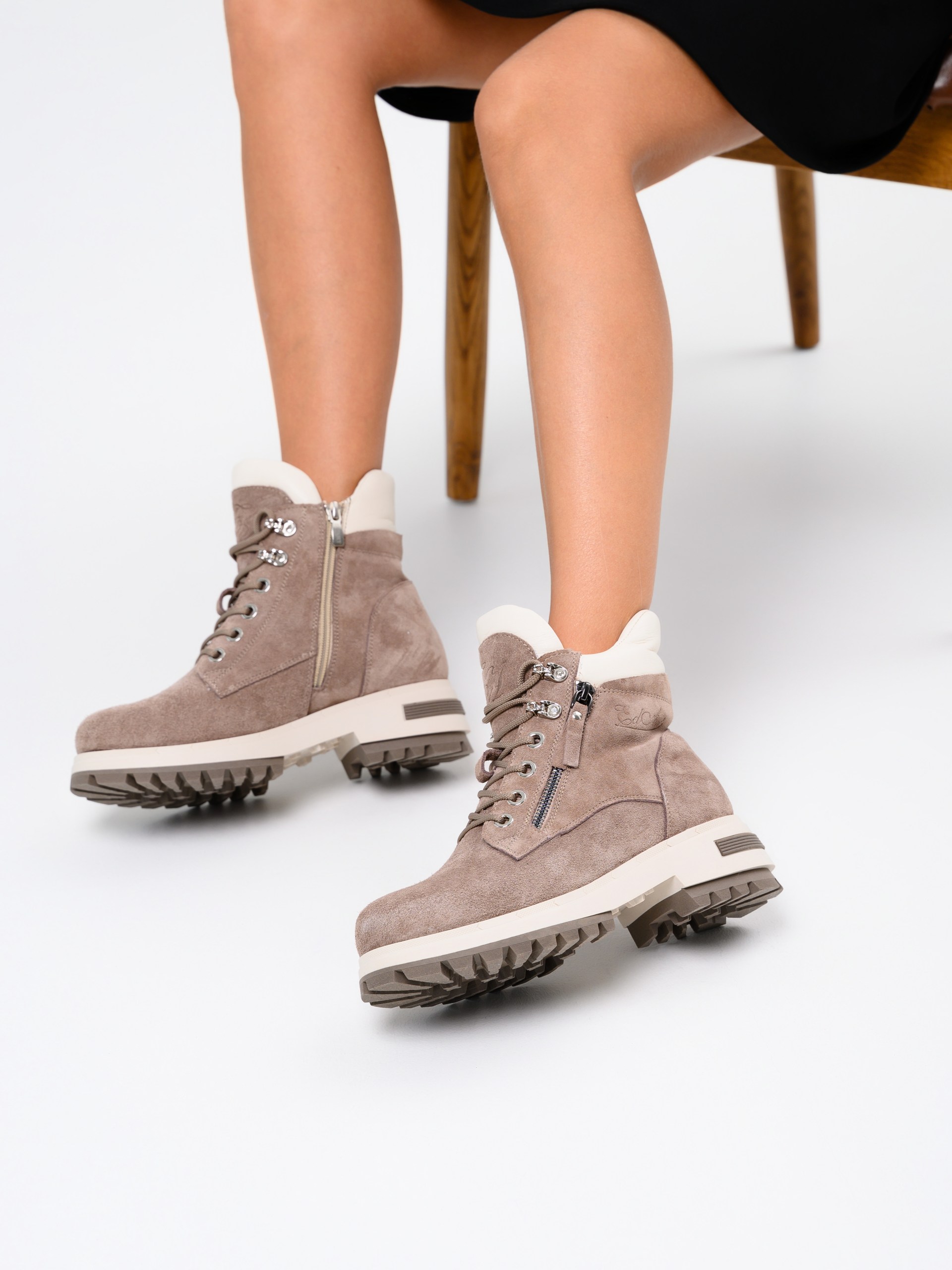 картинка Ботинки ED'ART 261.uno9'br. Капучино замша+бежевый от интернет магазина