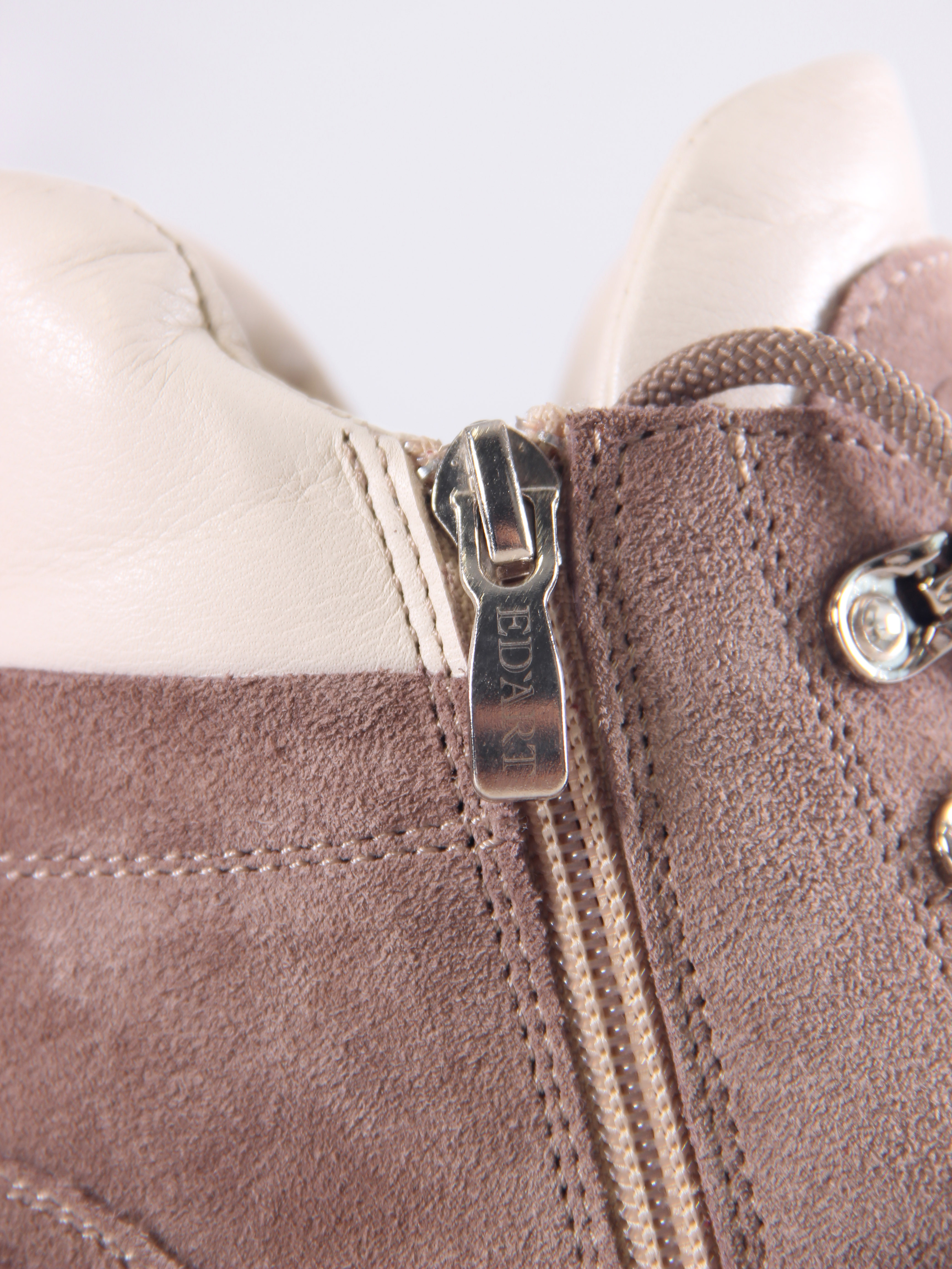 картинка Ботинки ED'ART 261.uno9'br. Капучино замша+бежевый от интернет магазина