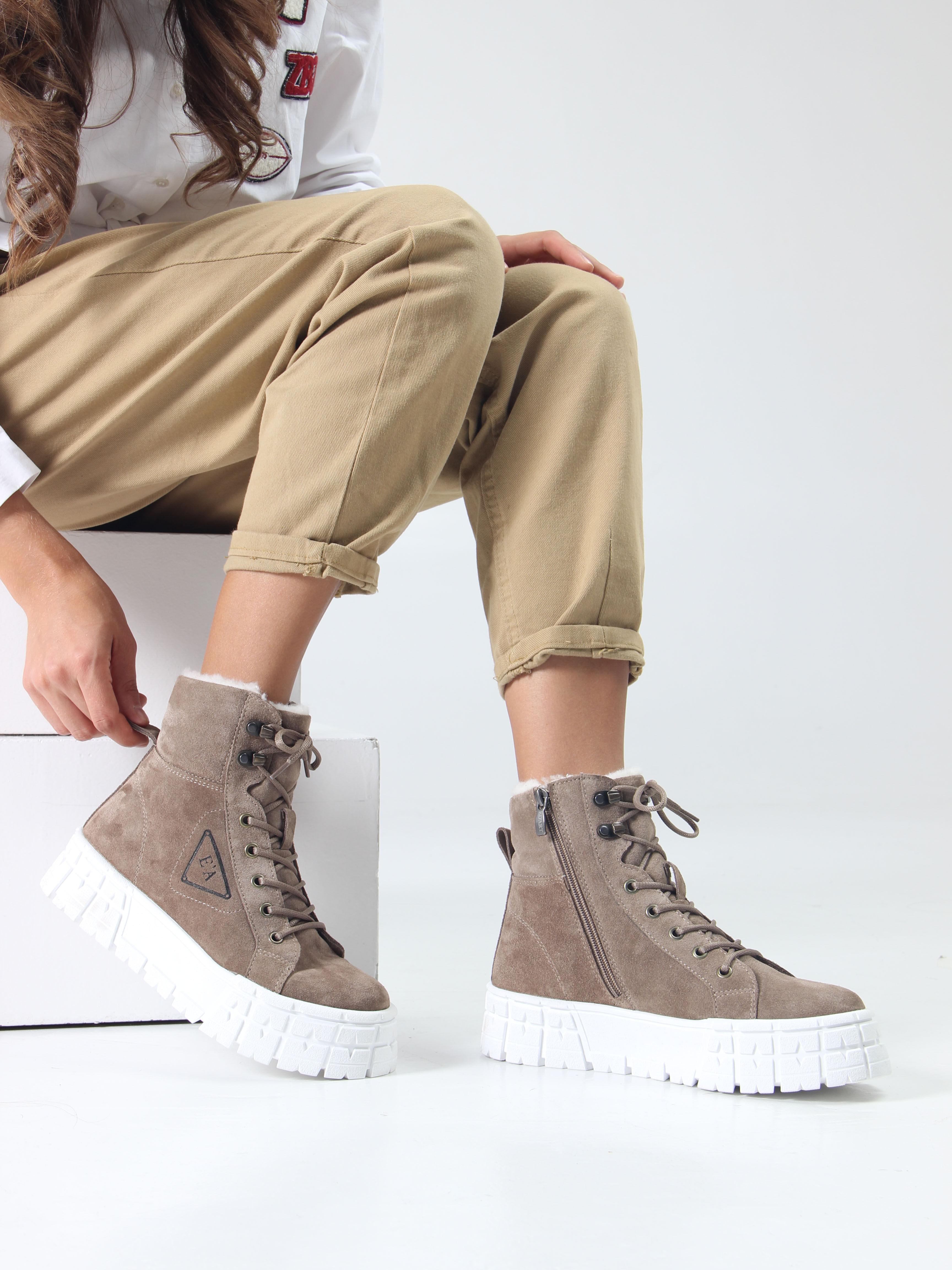 картинка Ботинки ED'ART 216.212131'w. коричневый капучино замша от интернет магазина