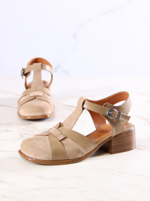 Босоножки бежевые