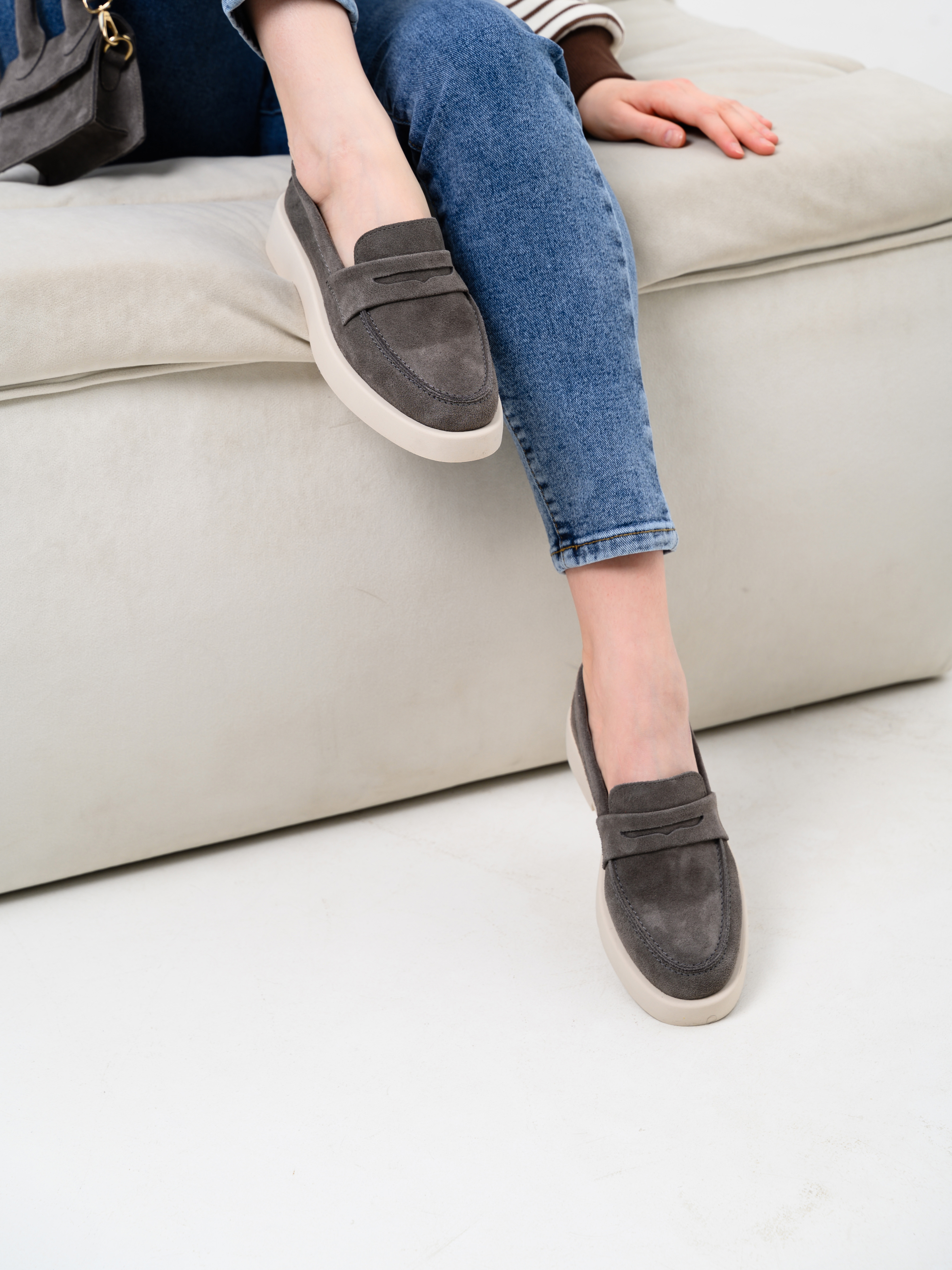 картинка Лоферы туфли ED'ART 176.1593'be. Серый замок замша от интернет магазина