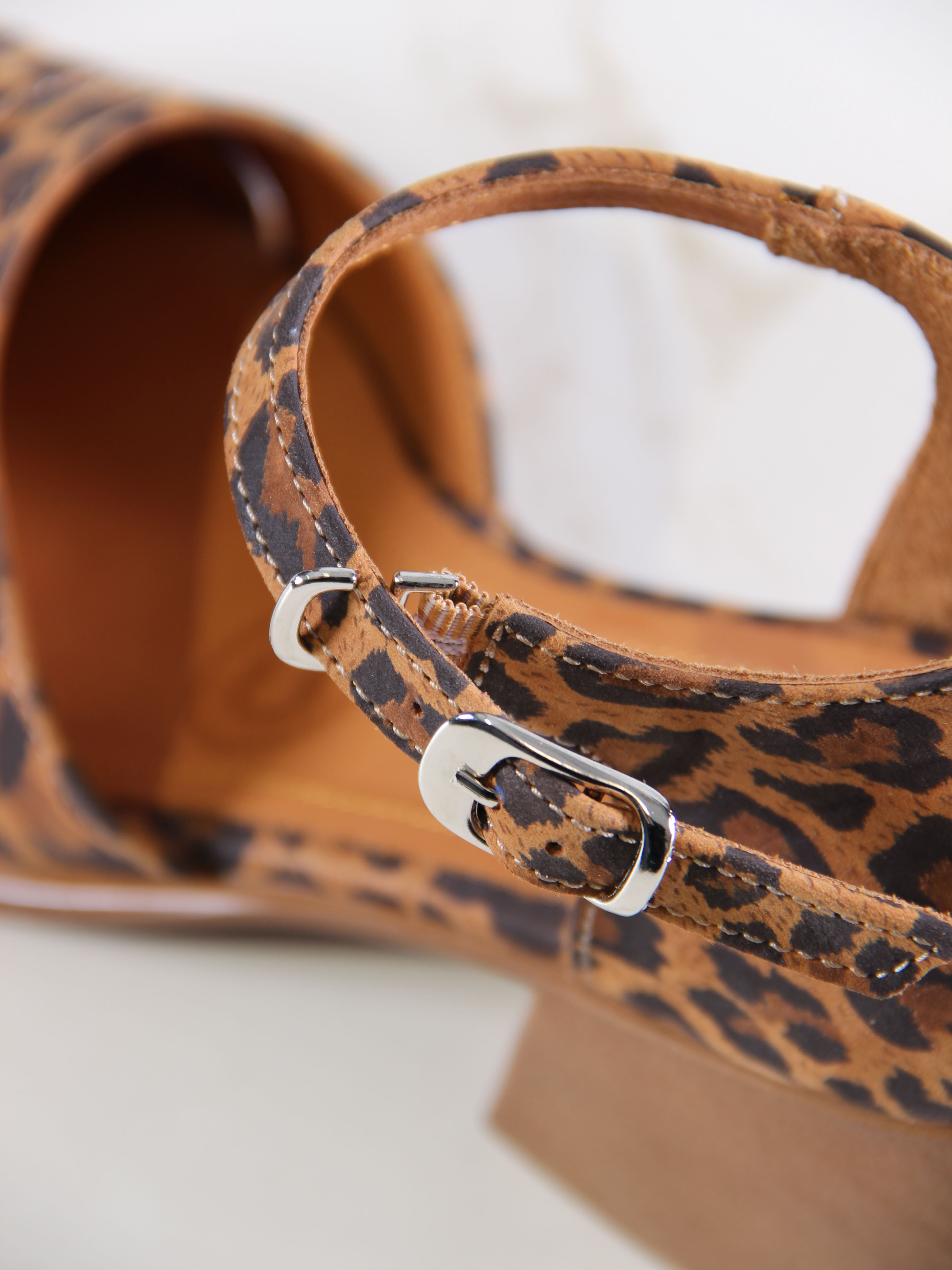 картинка Босоножки ED'ART 5032.23663'be.Коричневый леопард от интернет магазина