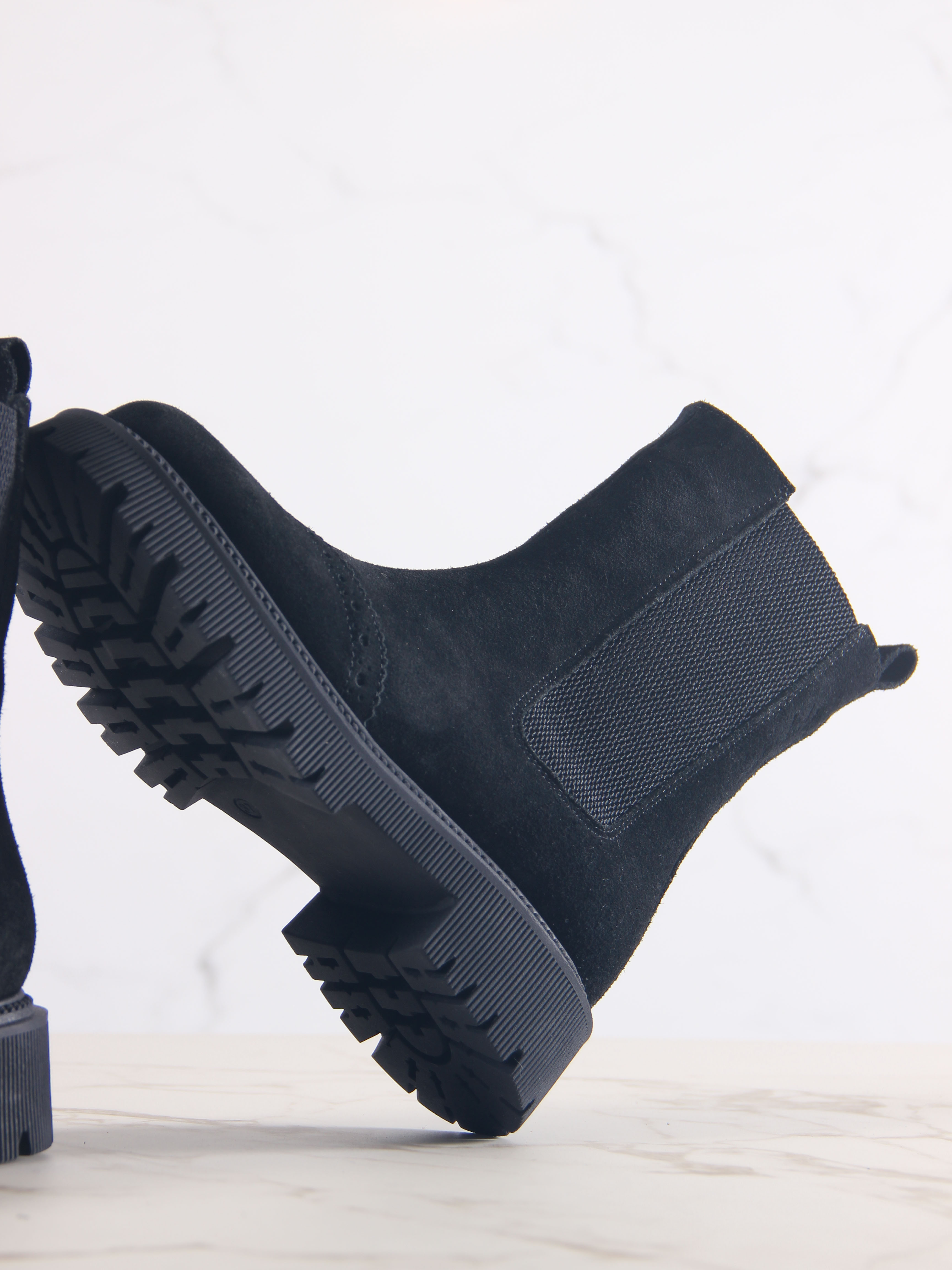 картинка Челси 360.P.taskana'bl. Черная замша от интернет магазина