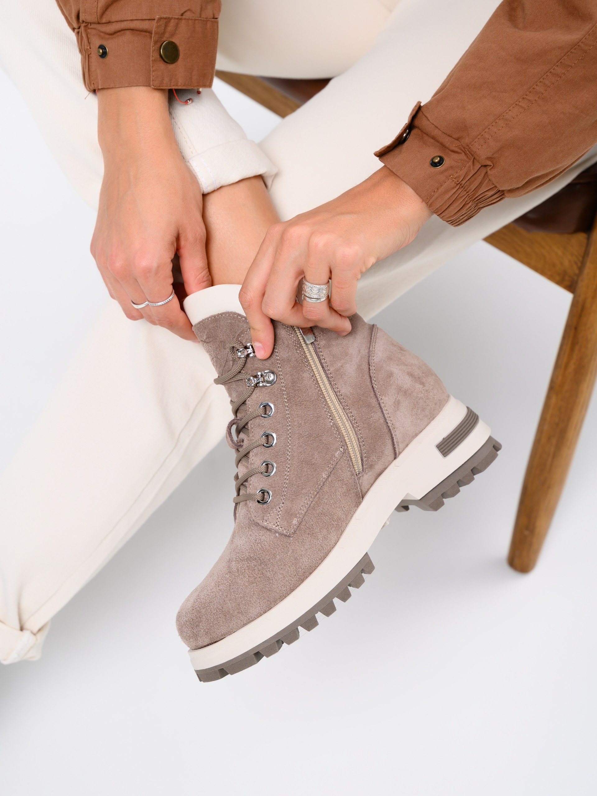 картинка Ботинки ED'ART 261.uno9'br. Капучино замша+бежевый от интернет магазина