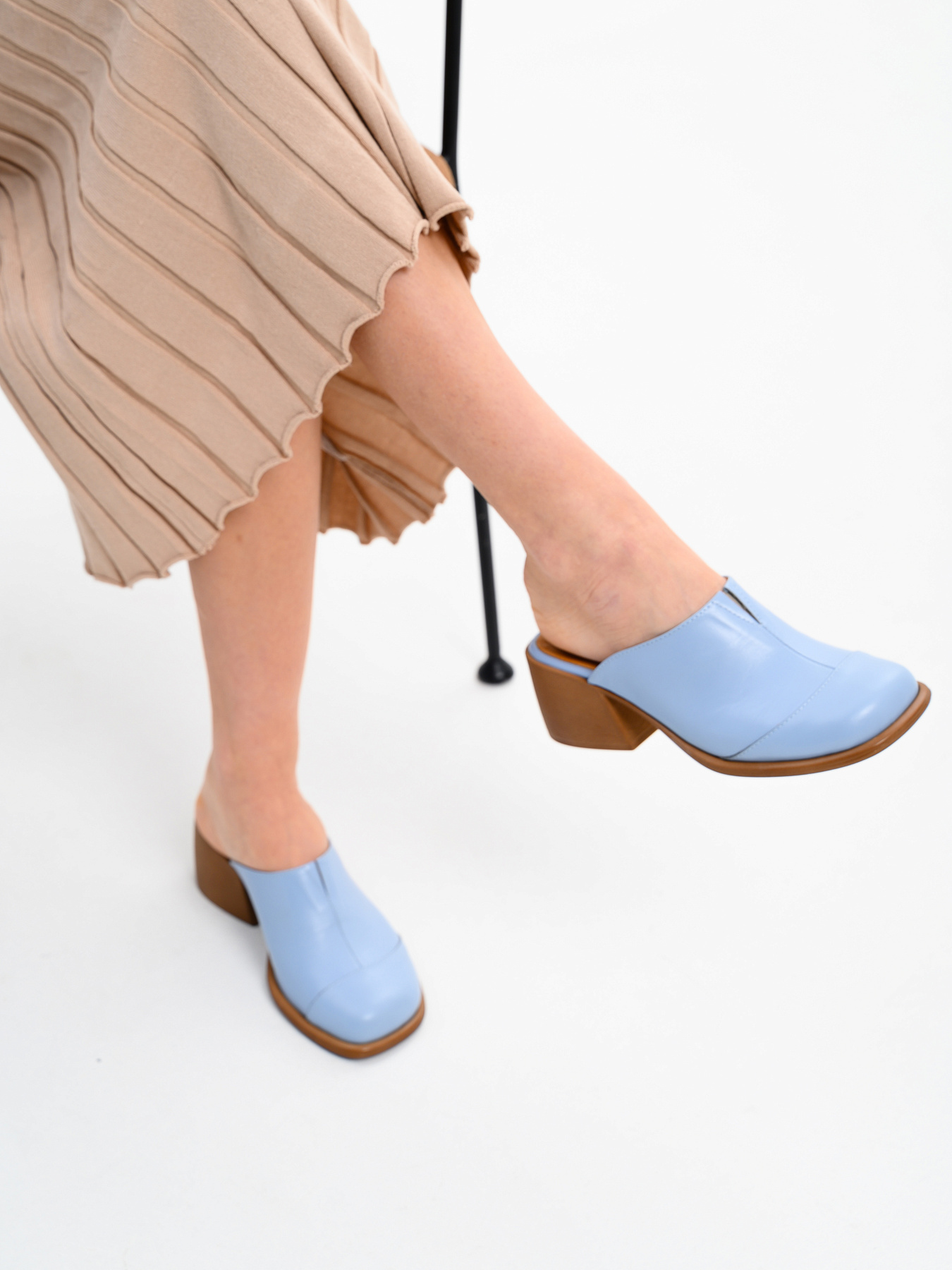 картинка Сабо ED'ART 5132.23663'br. Голубая виктория+коричневый от интернет магазина