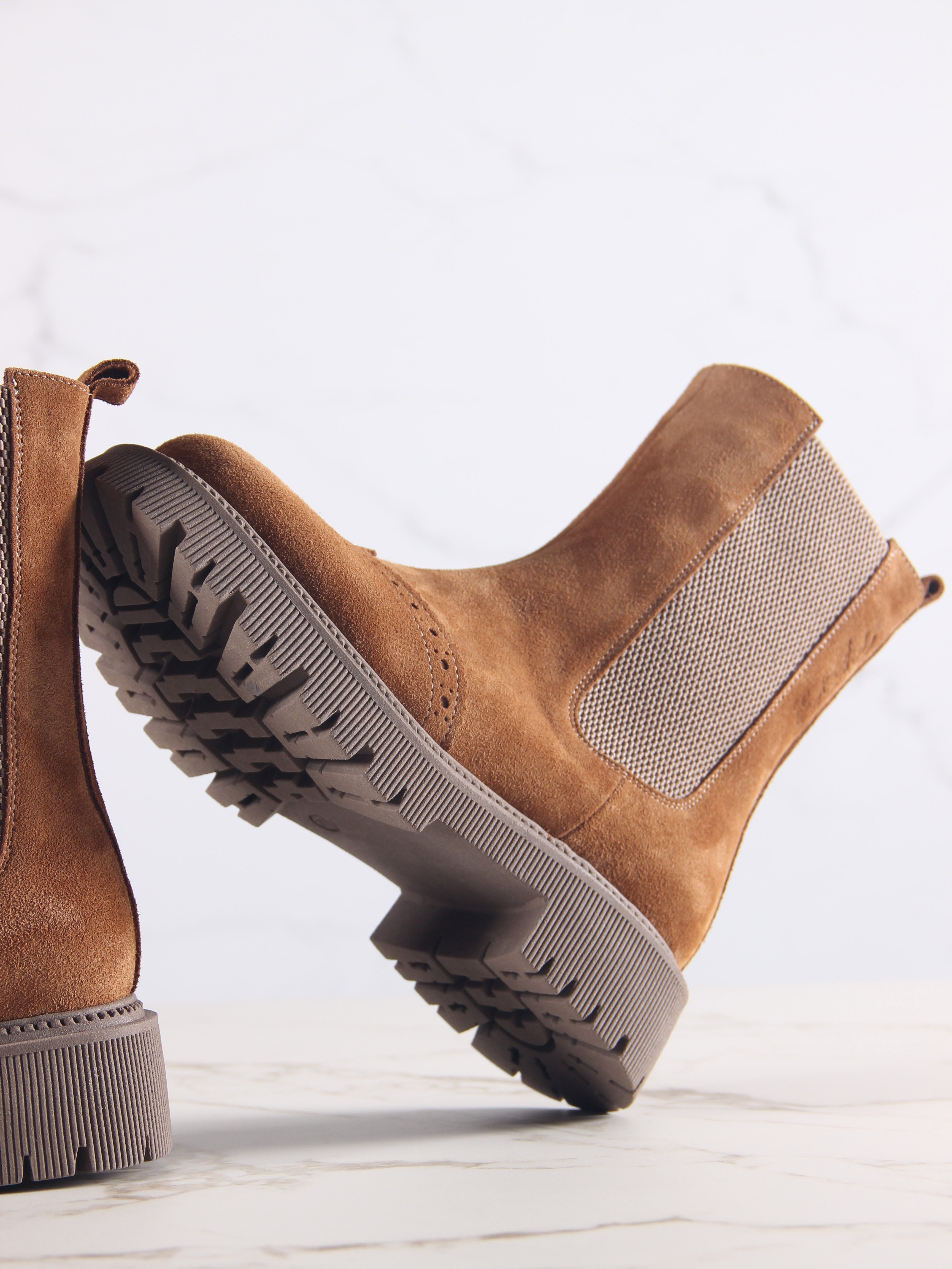 картинка Челси 360.P.taskana'ka. Серо-коричневая замша от интернет магазина