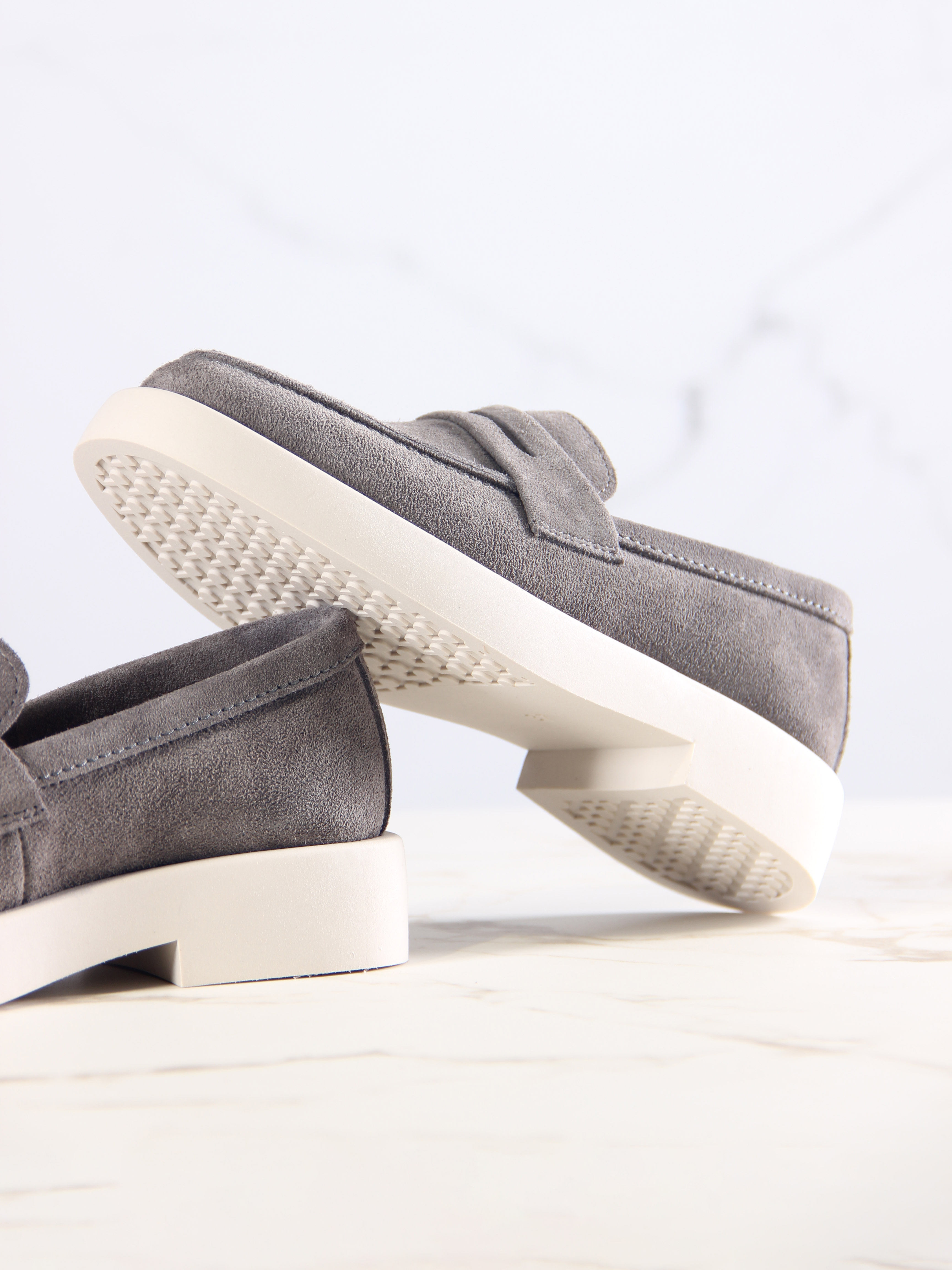 картинка Лоферы туфли ED'ART 176.1593'be. Серый замок замша от интернет магазина