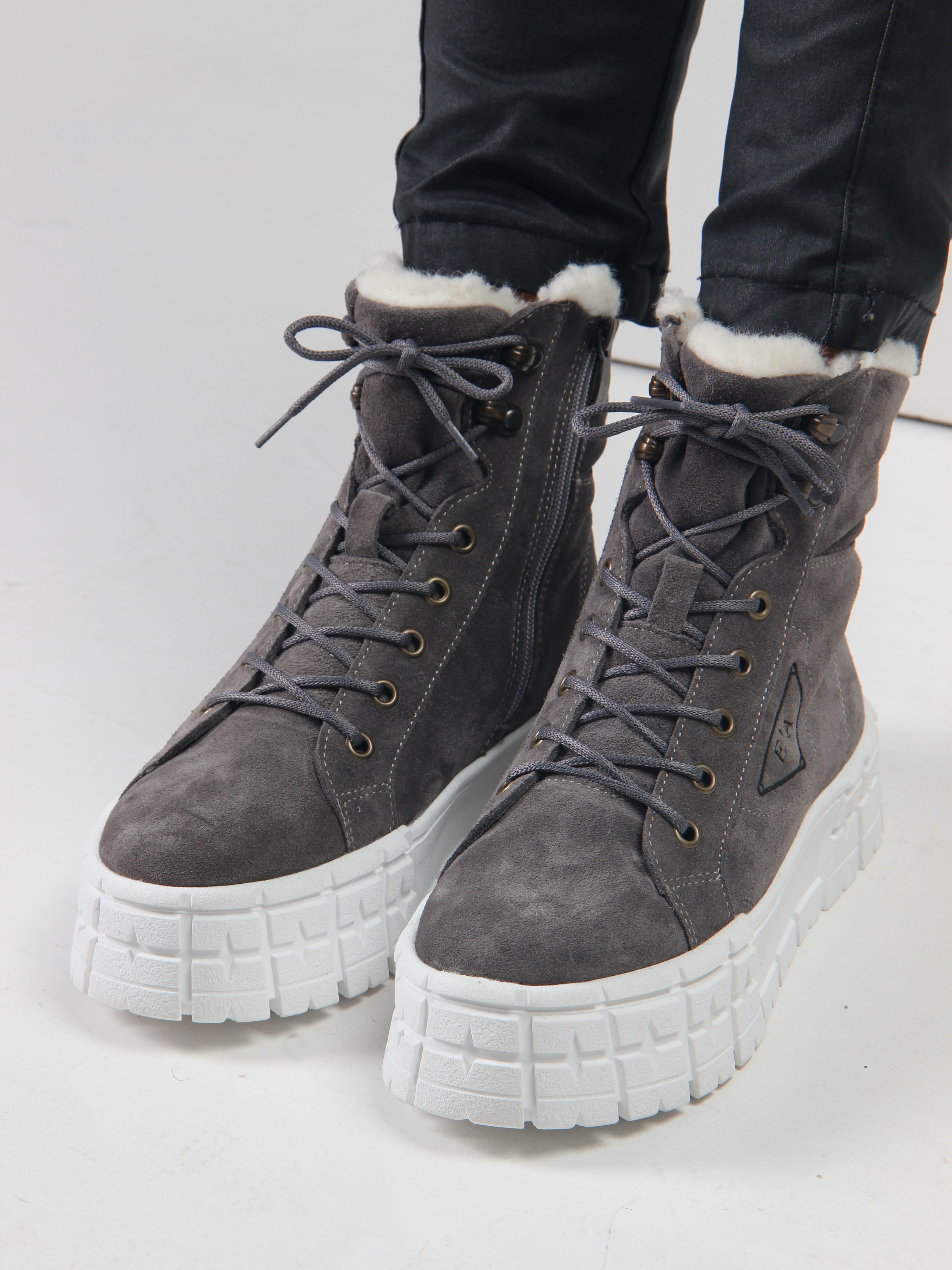 картинка Ботинки ED'ART 216.212131'w. серый замок замша от интернет магазина