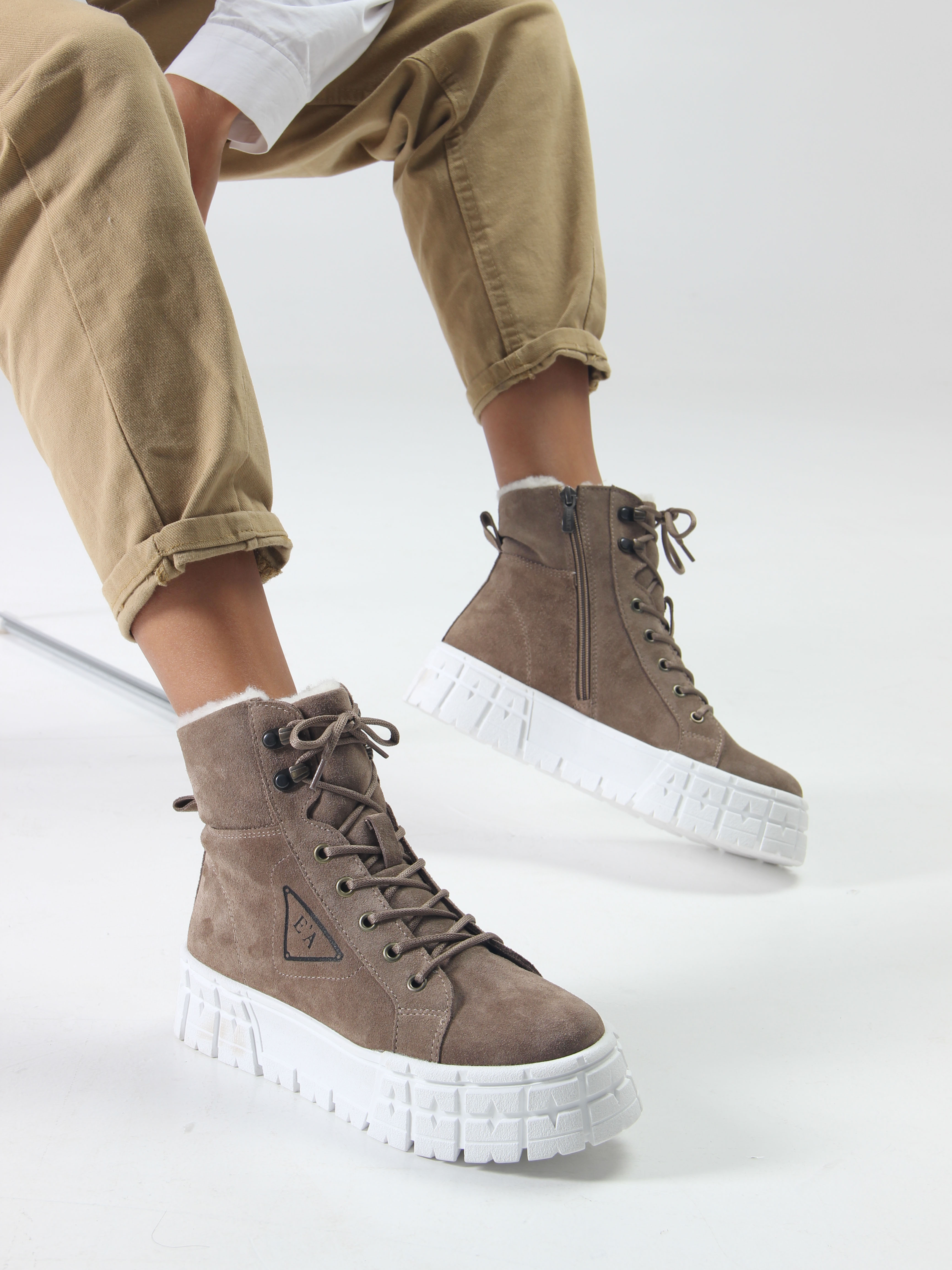 картинка Ботинки ED'ART 216.212131'w. коричневый капучино замша от интернет магазина