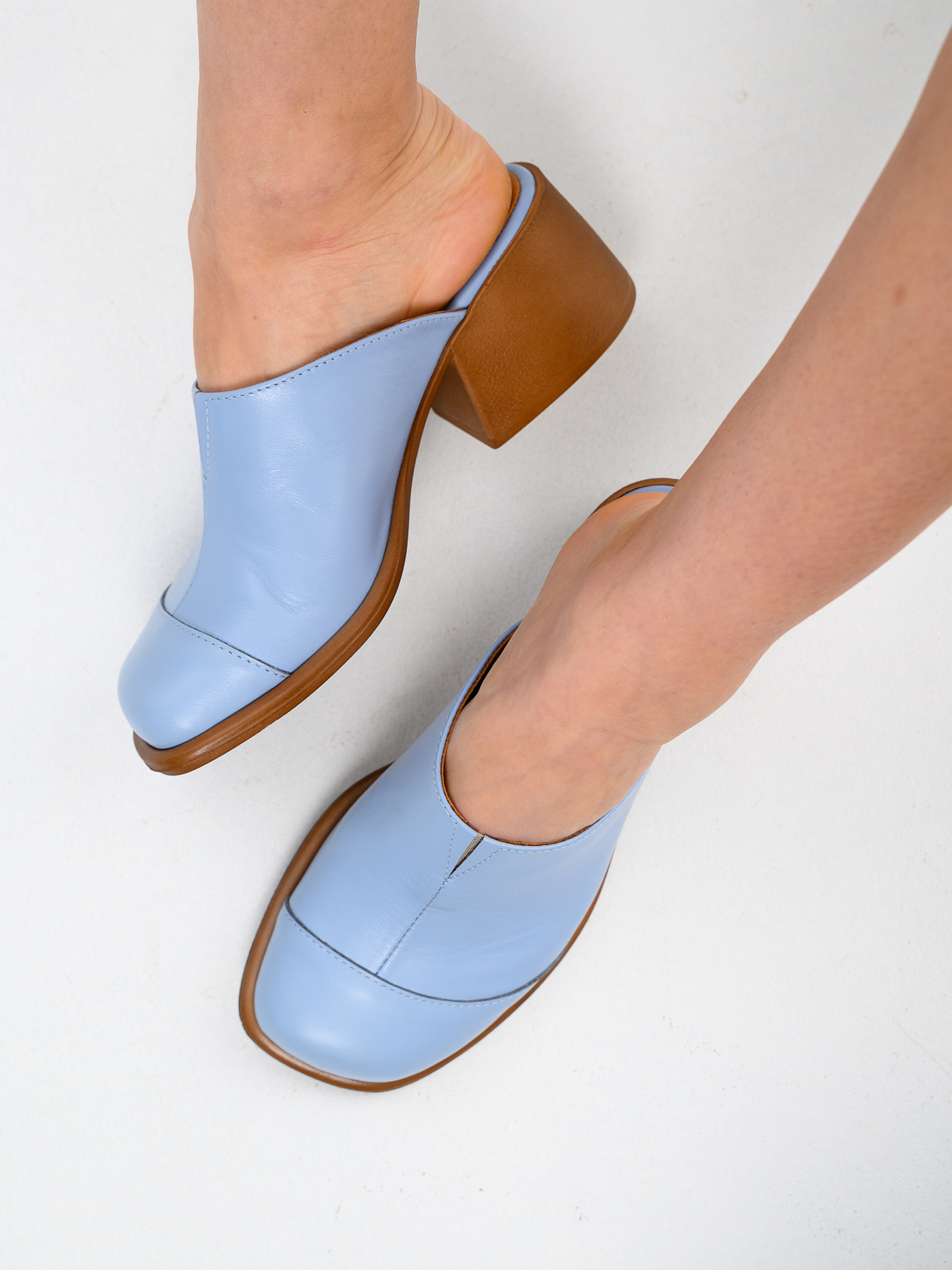 картинка Сабо ED'ART 5132.23663'br. Голубая виктория+коричневый от интернет магазина