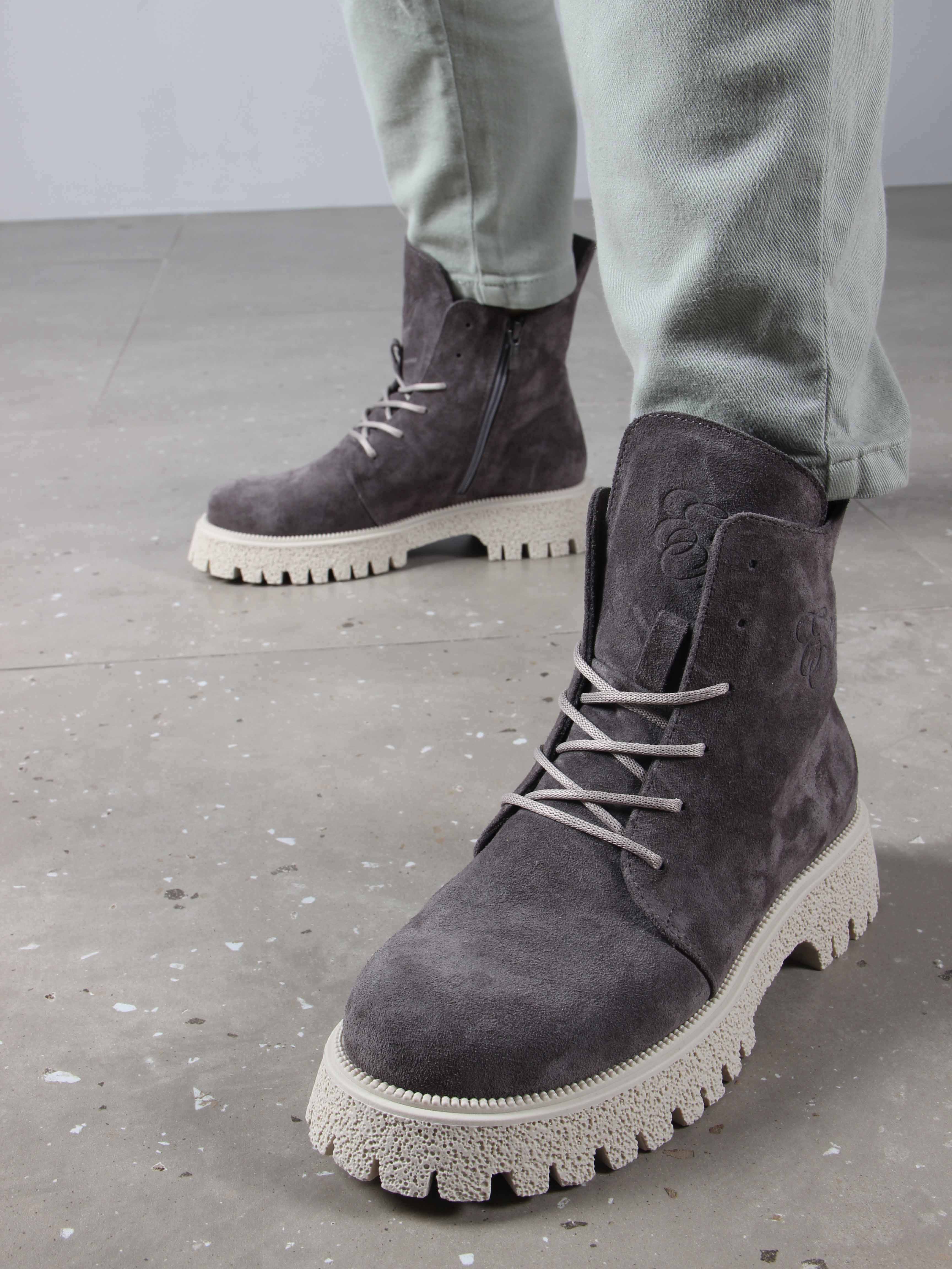 картинка Ботинки ED'ART 228.V.1541'be. Серый замок замша от интернет магазина