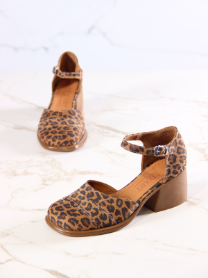 Босоножки коричневые с принтом леопард