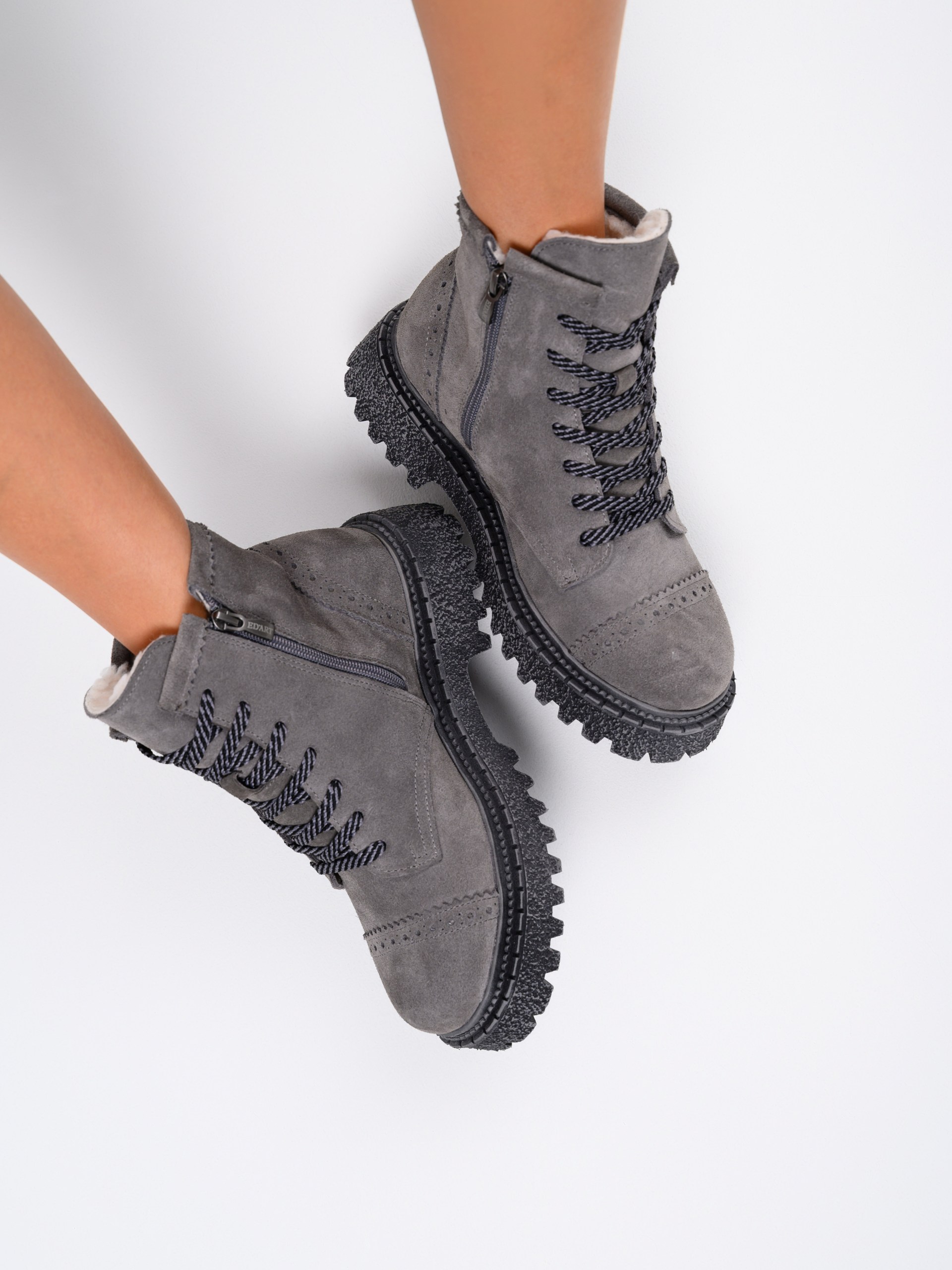 картинка Ботинки ED'ART 319.22511'gr.Серый замок замша от интернет магазина