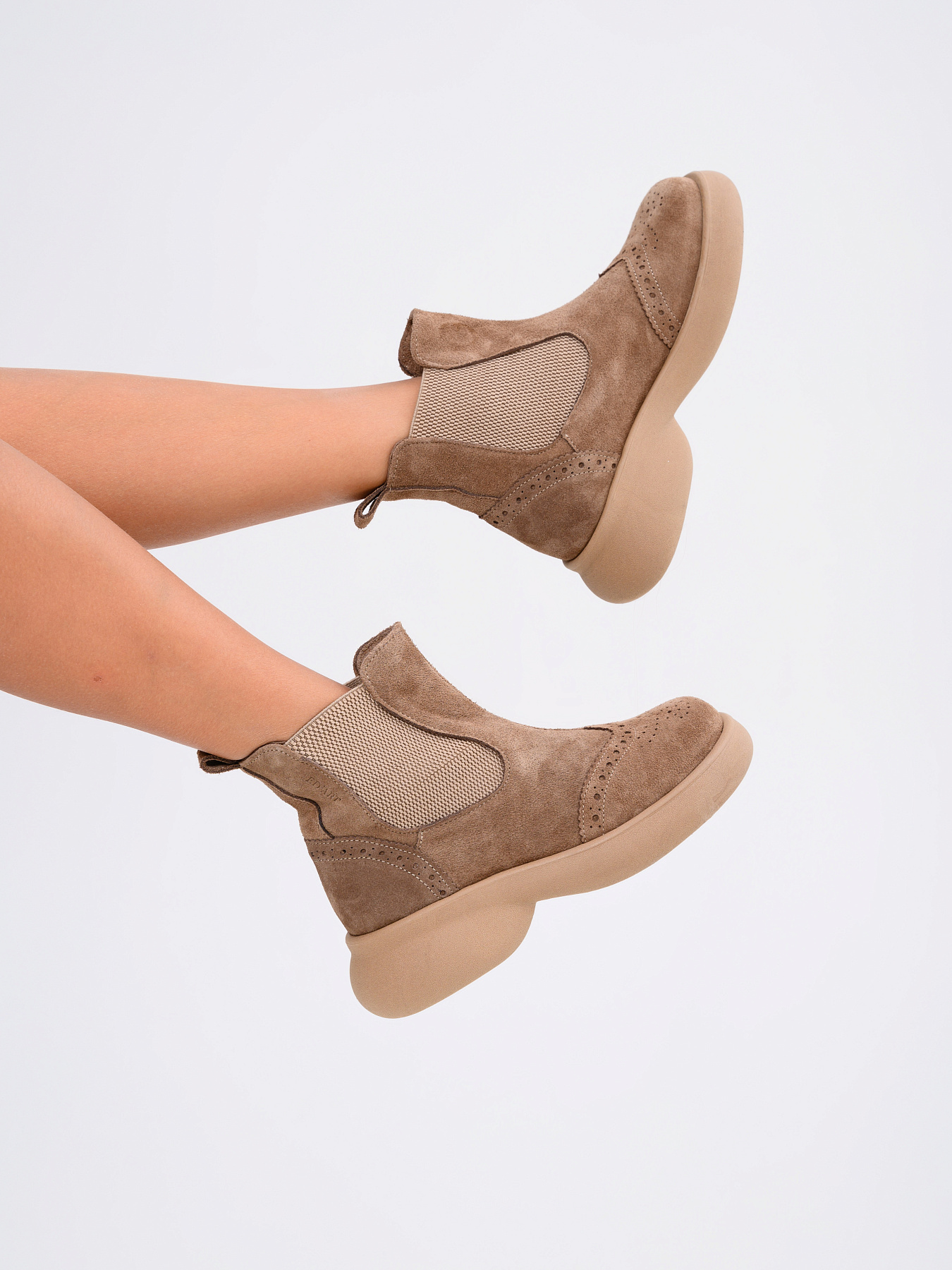 картинка Челси ED'ART 332.927'ka. Серо-коричневая замша от интернет магазина