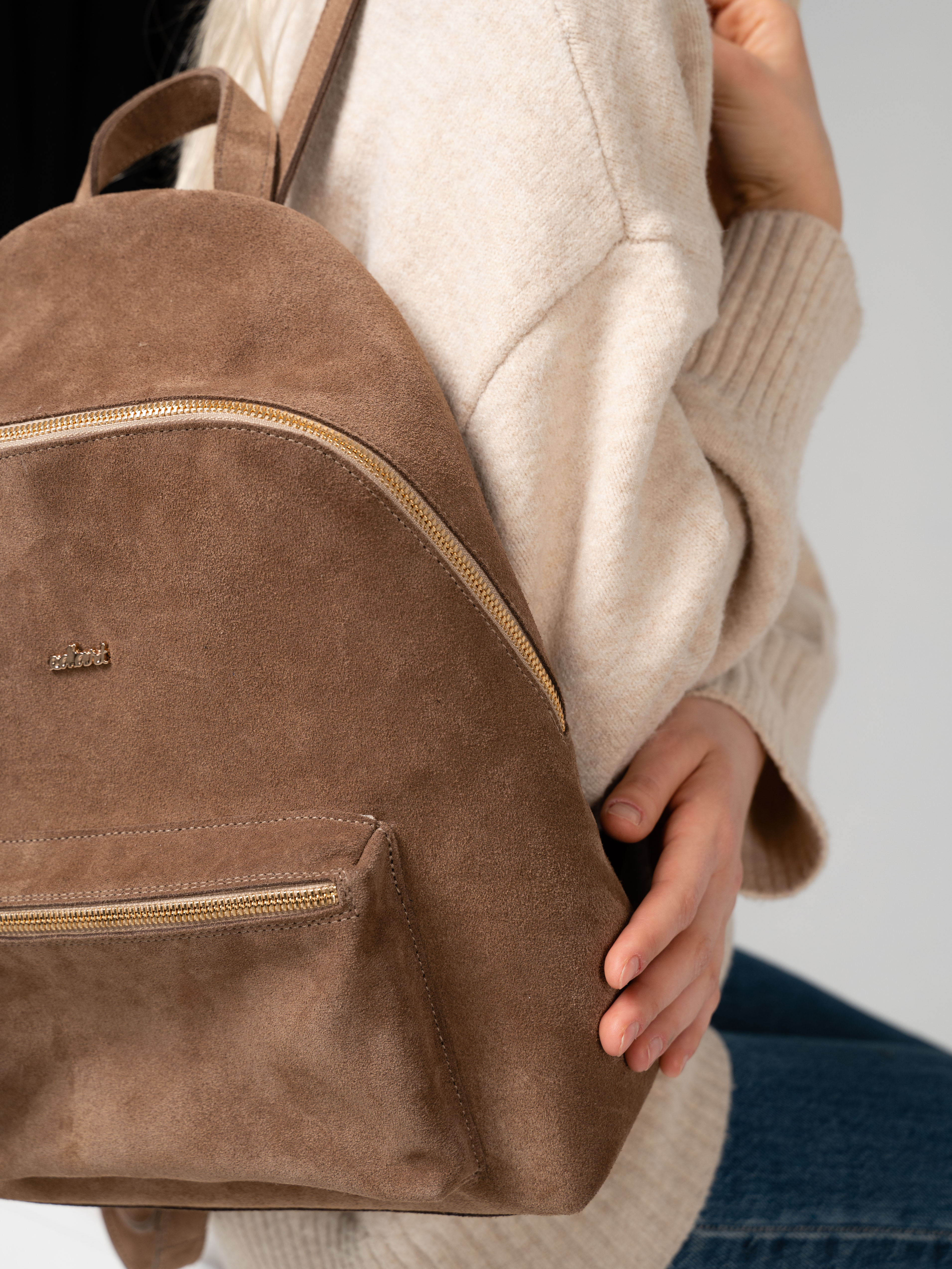 картинка Рюкзак ED'ART r01.серо-коричневая замша от интернет магазина