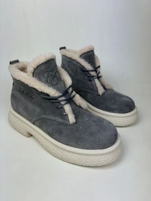 Серые ботинки и полуботинки