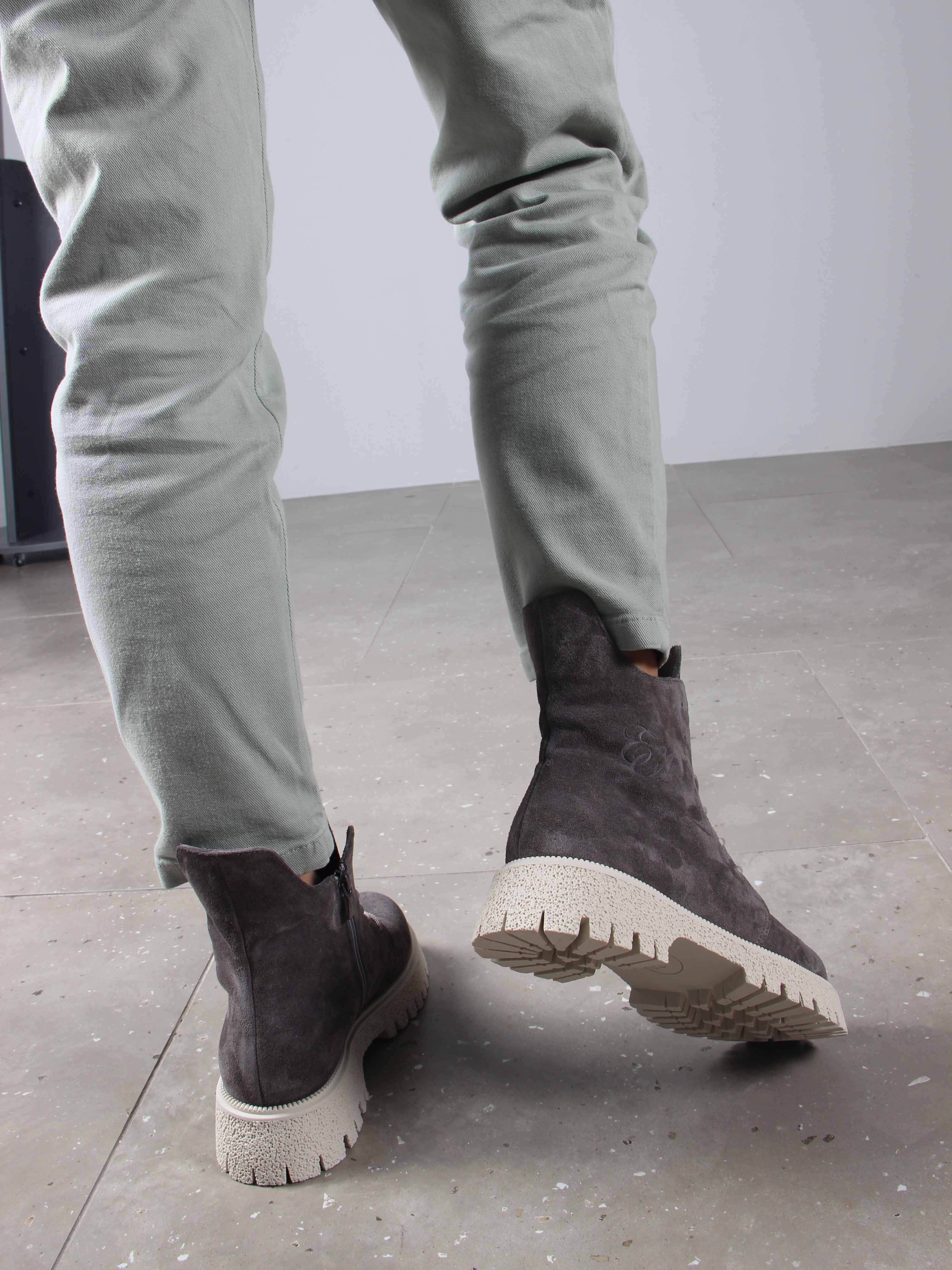 картинка Ботинки ED'ART 228.V.1541'be. Серый замок замша от интернет магазина