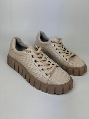 Кеды кожаные бежевые с перфорацией