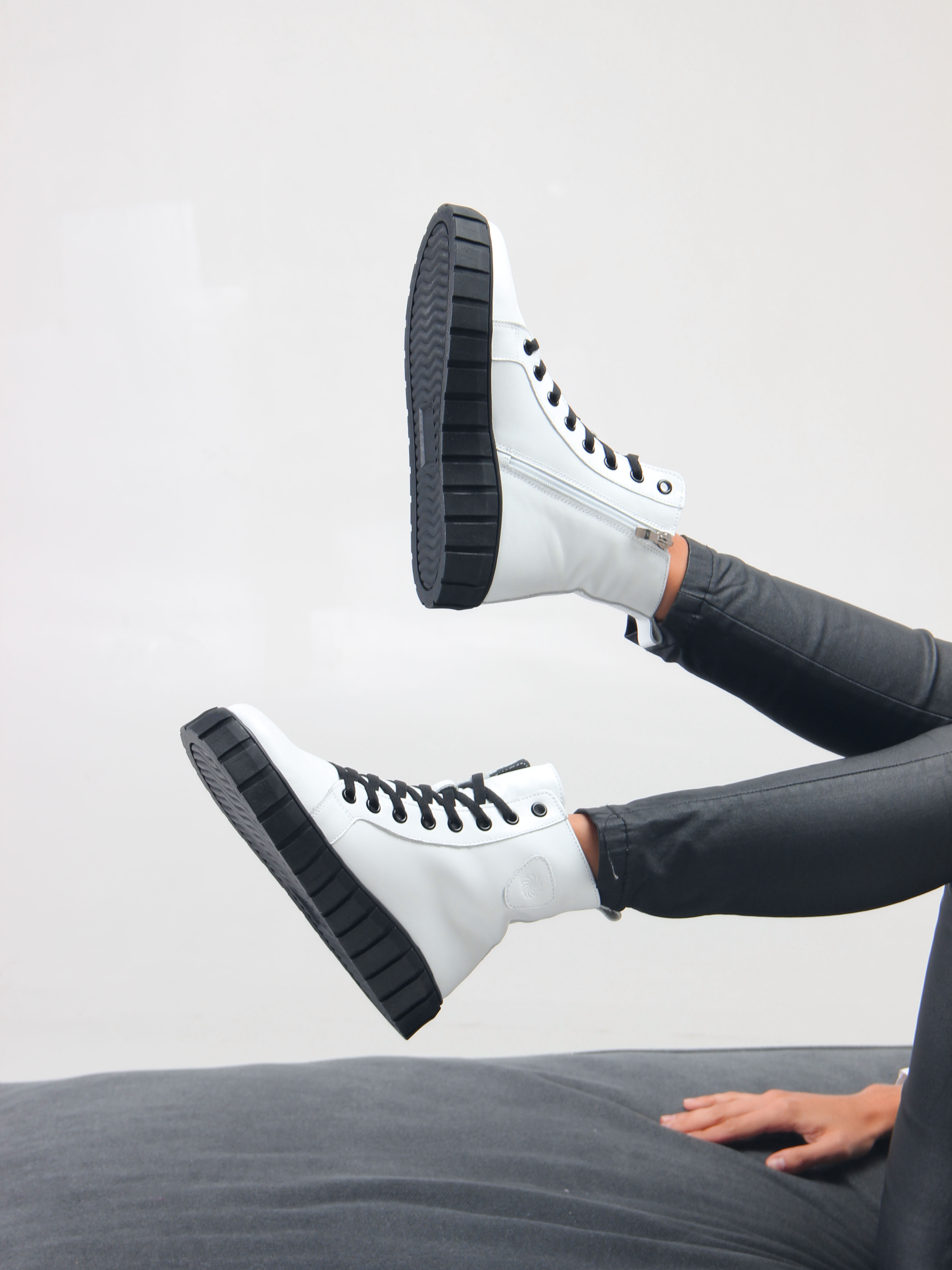 картинка Ботинки ED'ART 214.1918'bl. white от интернет магазина