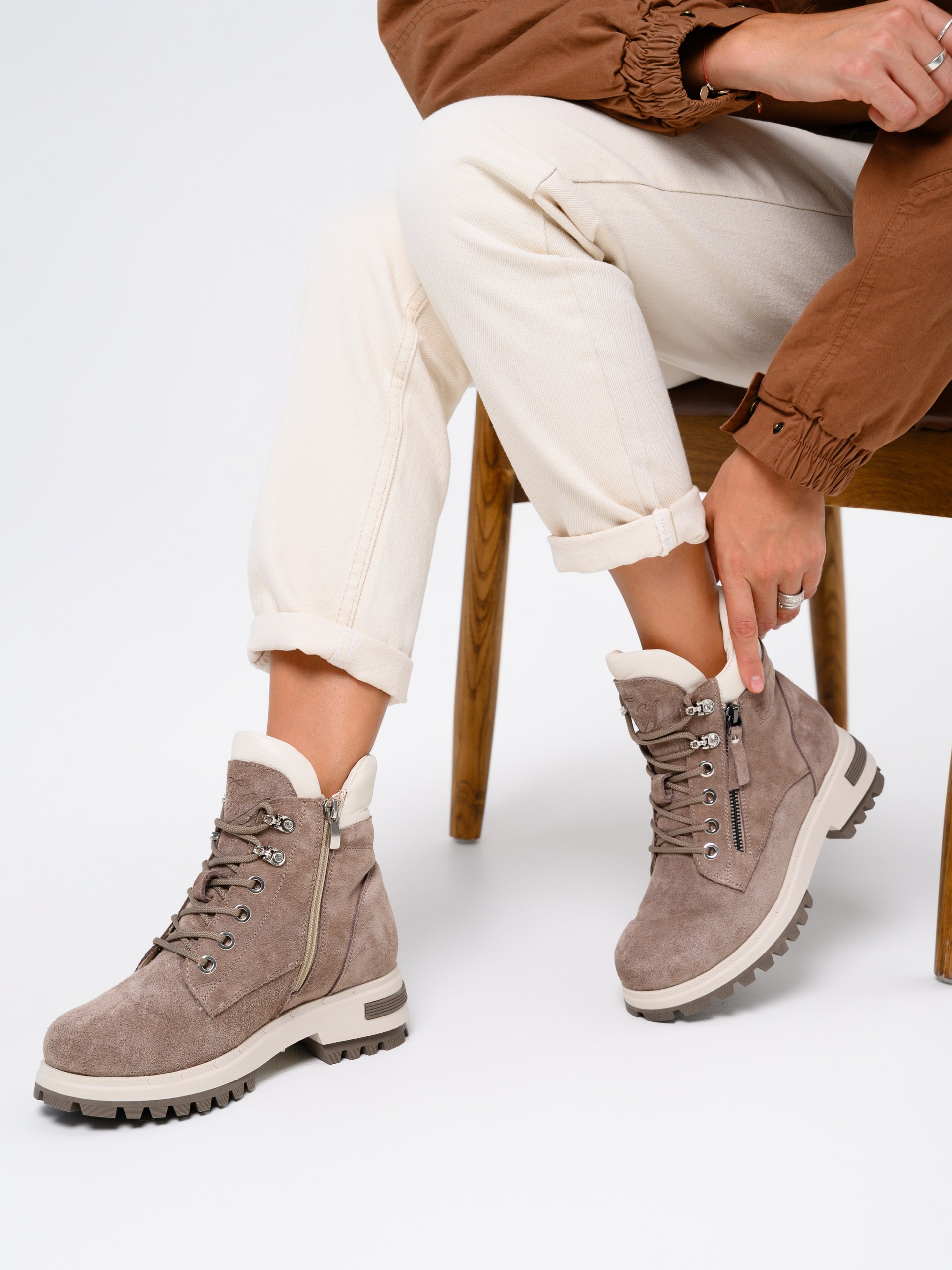 картинка Ботинки ED'ART 261.uno9'br. Капучино замша+бежевый от интернет магазина