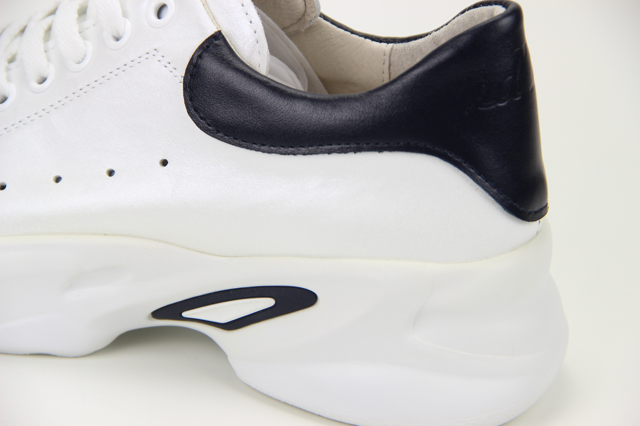 картинка Кроссовки ED'ART 139.188'w.white R от интернет магазина