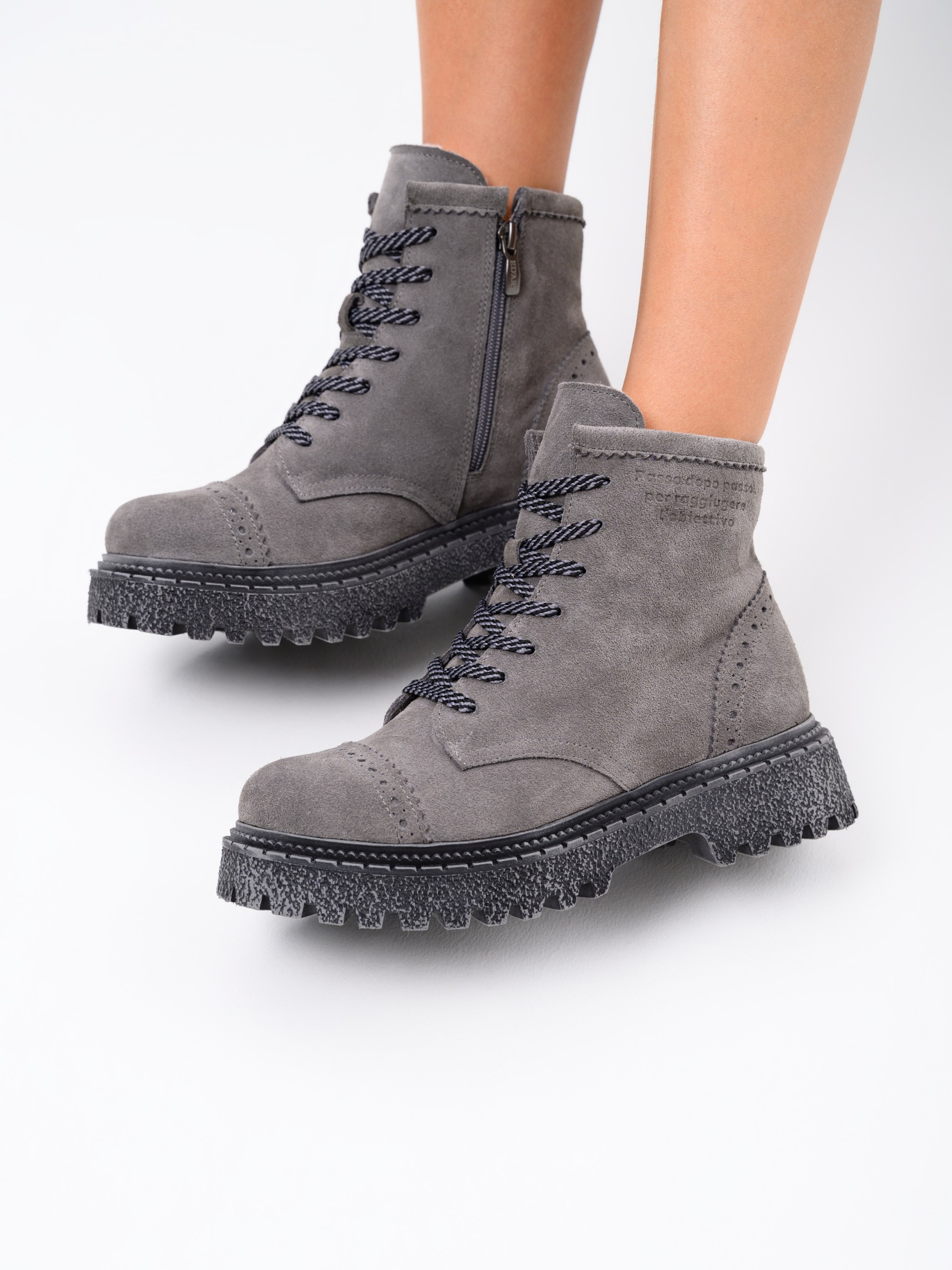 картинка Ботинки ED'ART 319.22511'gr.Серый замок замша от интернет магазина
