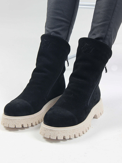 картинка Ботинки ED'ART 233.1541'be. Черный замша от интернет магазина