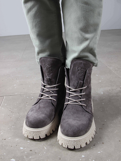 картинка Ботинки ED'ART 228.V.1541'be. Серый замок замша от интернет магазина